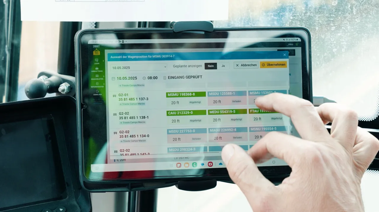smartTOS auf dem Tablet im Umschlaggerät: Ladeeinheiten mit Status Abgefertigt und Verladen