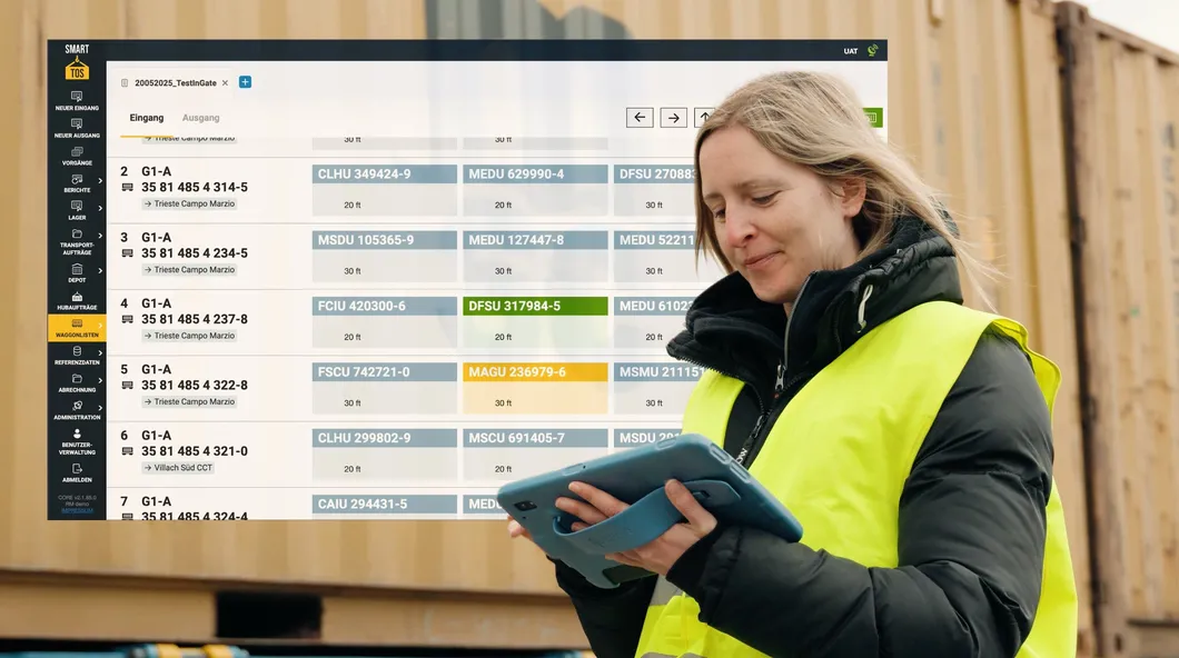 Mitarbeiterin am Terminal Kapfenberg mit Tablet vor der smartTOS-Waggonliste
